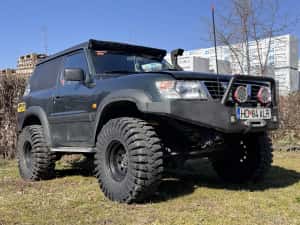 *** NISSAN Patrol Y61 *** — miniatura 7