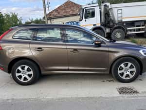 Volvo XC60 X C 60 Manuală 181 HP Diesel — miniatura 3