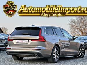 VOLVO V60 T8 AWD Plug In Hybrid Recharge Inscription — miniatura 2