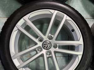 Roti/ jante aliaj R17 originale Vw Golf Passat Caddy 225/45/17 Dunlop