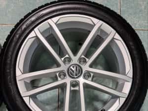 Roti/ jante aliaj R17 originale Vw Golf Passat Caddy 225/45/17 Dunlop — miniatura 3