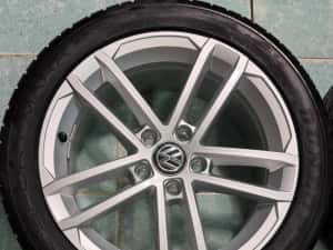 Roti/ jante aliaj R17 originale Vw Golf Passat Caddy 225/45/17 Dunlop — miniatura 4