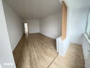 Apartament 2 camere decomandat, etaj 3 /4 , vedere bilaterala ,boxa — miniatura 4