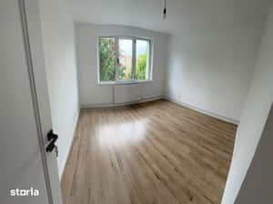 Apartament 2 camere decomandat, etaj 3 /4 , vedere bilaterala ,boxa — miniatura 6