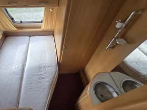 Rulota Chateau Lunar 430, An 2005, 2 zone, Pat matrimonial, Panouri solare, boiler gaz, full of camping — miniatura 5