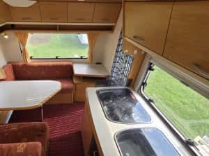 Rulota Chateau Lunar 430, An 2005, 2 zone, Pat matrimonial, Panouri solare, boiler gaz, full of camping — miniatura 6