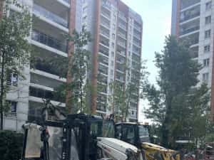 Închiriez buldoexcavator și motostivuitor