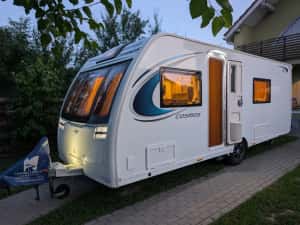 Lunar 2018/ 4 pers/ Baie Mare/ trapa panoramica/ Paturi fixe/ Dus separat/ Centrala Truma/ Mover