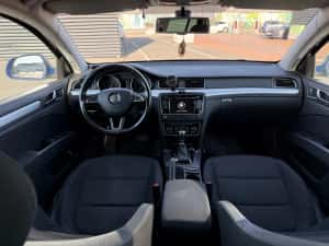 Skoda Superb Combi 2.0 TDI DSG — miniatura 3