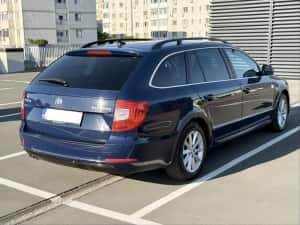 Skoda Superb Combi 2.0 TDI DSG — miniatura 10