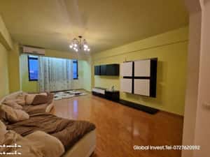 Ultracentral (Blvd Mamaia)- 3 camere decomandate,termen lung-600euro — miniatura 1
