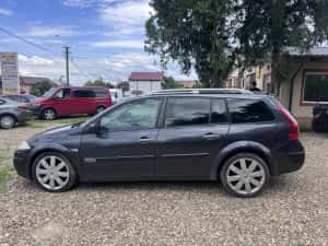 Renault Megane 2 Grandtour Panoramic 2.0 dci 150 avariat motor defect — miniatura 3