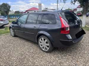 Renault Megane 2 Grandtour Panoramic 2.0 dci 150 avariat motor defect — miniatura 5