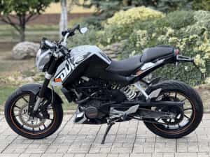 KTM DUKE 125 A1-16Ani 23.000km Certificati | IMPECABIL | (nu rc cb r mt z yzf) — miniatura 4