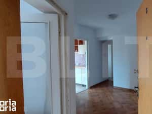 Oportunitate! Apartament 3 camere, zona centrala, etaj intermediar — miniatura 2