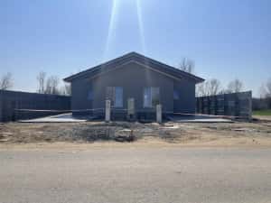 Vand 1/2 duplex, 3 dormitoare, 2 bai, mosnita noua, 120000 euro — miniatura 2