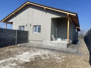 Vand 1/2 duplex, 3 dormitoare, 2 bai, mosnita noua, 120000 euro — miniatura 4