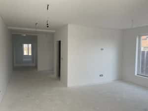 Vand 1/2 duplex, 3 dormitoare, 2 bai, mosnita noua, 120000 euro — miniatura 6