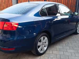 Vând Vw Jetta An 2011 euro 5 Motor 1.6 tdi 105cp (polo,passat,golf) — miniatura 5