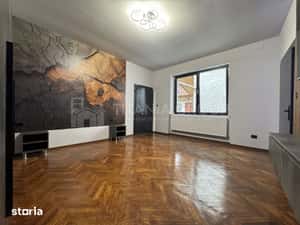 Garsonieră spațioasă 42 mp, complet renovată, poziție centrală excelen — miniatura 4
