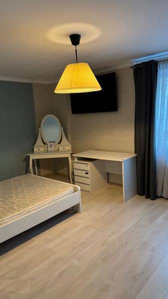 Inchiriez apartament cu 3 camere zona semi centrala — fotografie 1 din 6
