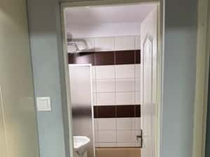 Inchiriez apartament cu 3 camere zona semi centrala — miniatura 6