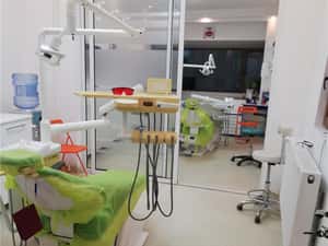Clinica stomatologica 60mp in Piata Unirii 200.000euro discutabil — miniatura 1
