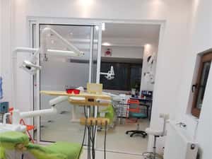 Clinica stomatologica 60mp in Piata Unirii 200.000euro discutabil — miniatura 2