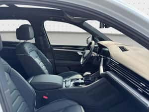 Volkswagen Touareg 2024, 37.000 km, Diesel, Automată — miniatura 6