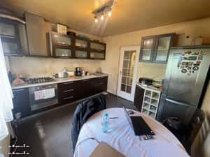 Apartament cu balcoane, lift și aer condiționat în Sector 5 — miniatura 2