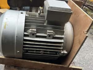 Motor NOU 5,5 kw—1450 rot/min, 7,5 HP, CHT, made in ITALY — miniatura 6