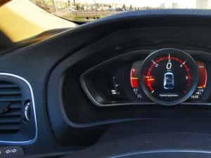 Volvo v40 2.0d D4 190cp euro5 panoramic  unic proprietar Înmatriculat — miniatura 8