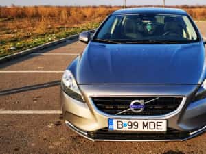 Volvo v40 2.0d D4 190cp euro5 panoramic  unic proprietar Înmatriculat — miniatura 9