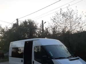 Ford Transit 7 locuri — miniatura 4