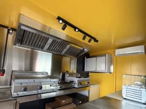 Rulote Comerciale Street Food, Rotiserie, Gogosi In Stoc Si La Comanda — miniatura 4
