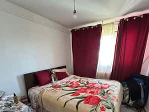 Apartament cu 2 camere decomandat In Podu Ros la bulevard — miniatura 5