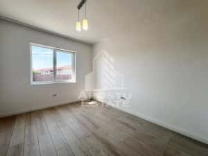 Jumatate de Duplex, 4 camere, 2 locuri de parcare,curte, Mosnita Noua — miniatura 2