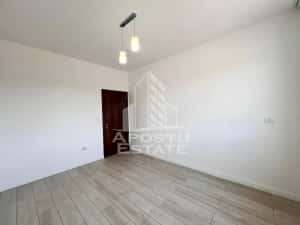 Jumatate de Duplex, 4 camere, 2 locuri de parcare,curte, Mosnita Noua — miniatura 3