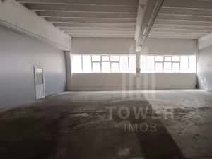 Hală de închiriat – 140 mp, luminoasă și funcțională