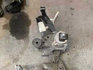 jug motor punte fata bmw x5 g05 — miniatura 2