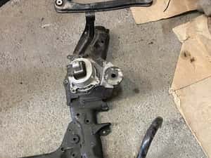 jug motor punte fata bmw x5 g05 — miniatura 9