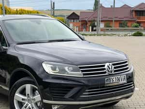 Volkswagen Touareg Automată 262 HP Diesel — miniatura 2