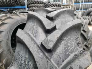 Anvelope 16.9-34 MRL 14 pliuri cauciucuri noi tractor FIAT spate — miniatura 7