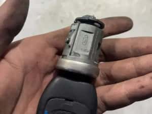 Contact cu cheie Ford Fiesta 2003 1.3 MT (70 hp) — miniatura 3