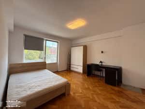 Inchiriez apartament cu 2 dormitoare in Cornisa la 1 minut de UMF