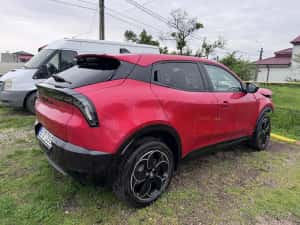 Alfa Romeo Junior avariat 01.2026 doar 1450km 1,2 hybrid TVA inclus — miniatura 2
