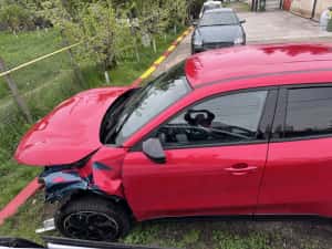 Alfa Romeo Junior avariat 01.2026 doar 1450km 1,2 hybrid TVA inclus — miniatura 5