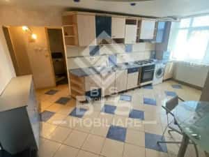 Apartament 4 camere scara interioara — miniatura 3