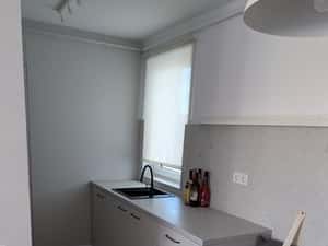 Proprietar inchiriez apartament tip studio  in zona strazii Caracal — miniatura 5
