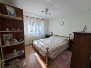 Apartament 4 camere. etj 2,  Radauti — miniatura 2